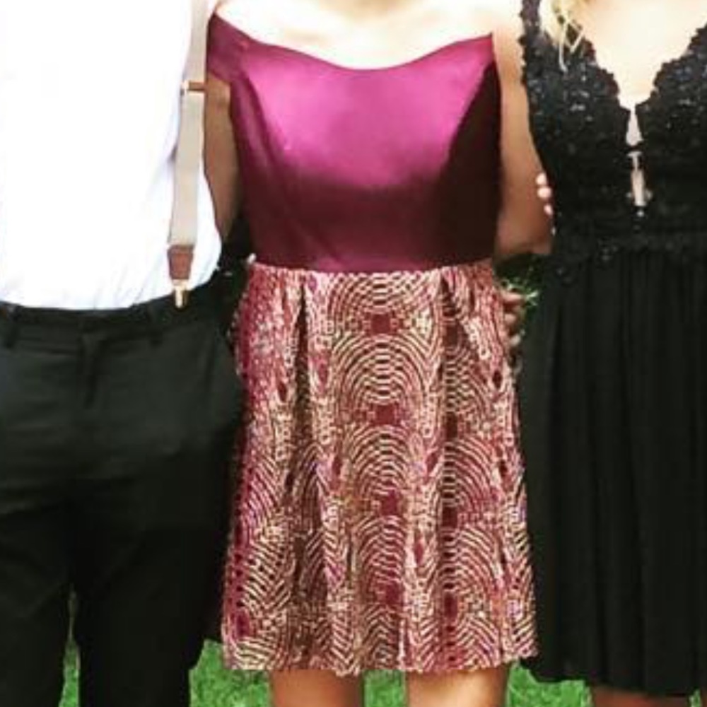 Jump Apparel Burgundy Homecoming Dress Size 1/2